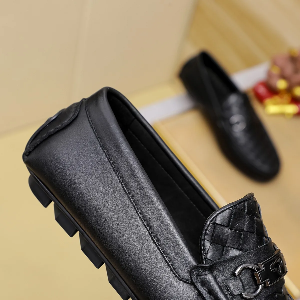 Men's shoes 💰360 [BV] 👟👟 Italian luxury brand Made with imported cowhide technology to highlight high-end men's taste of light luxury life [color] [color] Masters with ten years of manual experience create classic weaving 🌴 The inner top layer 🐷 lining 💯😘 The top quality inherits the brand craftsmanship! Black, size 38-45…